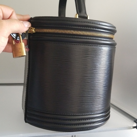 SOLD!! Auth Louis Vuitton Cannes Epi - Picture 2 of 7